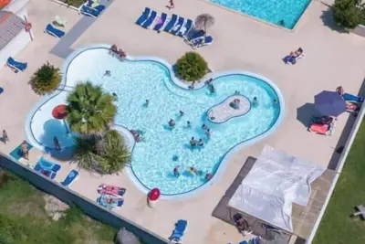 Image de 🌞 Mobil-home climatisé 6 pers – Camping 3⭐ avec piscine – Landes – dès 70€/nuit