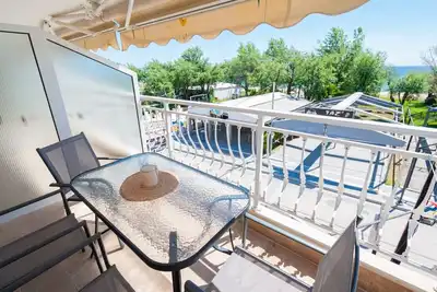 Image de Tommy Seafront Apartments 2nd Floor by RentalsPro - Nea Flogita