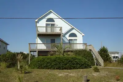 Image de “Harts Desire” 4 Br - Cottage close to Beach Access