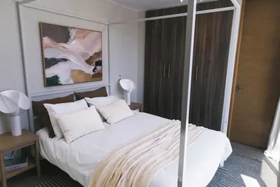 Image de Casa de 3 pisos en condominio cerrado + metro + terraza