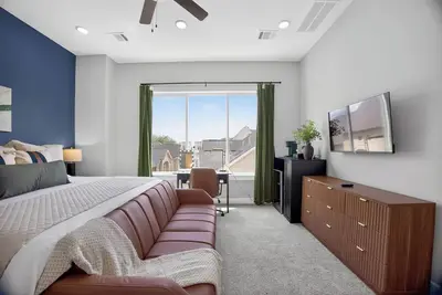 Image de Urban EaDo Retreat - 3br Townhome w/ Deck