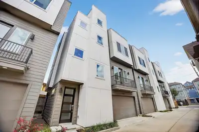 Image de Modern EaDo Stay - 3br Townhome w/ Private Deck