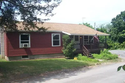 Image de Charming 3-bedroom house in quaint Hudson with cool vibes