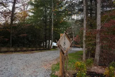 Image de Brand New! Camp #2 with Bathhouse
