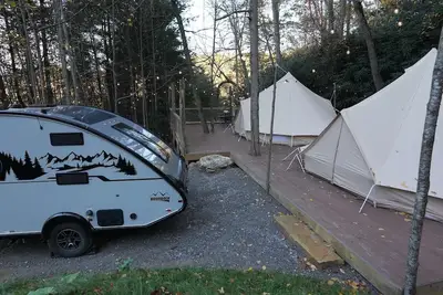 Image de Brand New! Camp #6 with Bathhouse