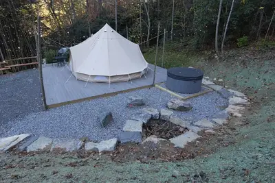 Image de Brand New! Camp #7 with Bathhouse