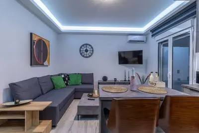 Image de Modern Loutraki Apartment | 3min Walk to Sea