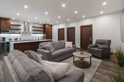 Image de The Alpine Den with Indoor Hot Tub