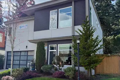 Image de 3br World Cup Home · Direct Light Rail to Stadium