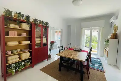 Image de Family, Sunny safe & cozy choice 1 Km Athens 3 bedrms, 120 sq. m  1300 sq. ft 1st