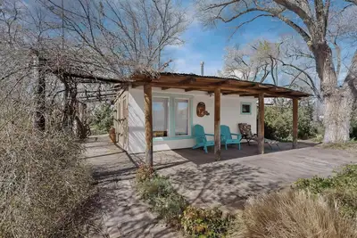 Image de Private Nature Retreat • Home + Casita • Trails with River Access