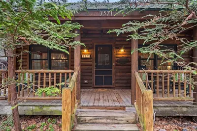 Image de Sugar Shack Saugatuck  - 5 bed/3 bath luxury log home.