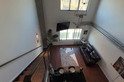 Image de Modern Upscale 2 Story Loft - Shopping and Dining in Midtown Atlantic Station!