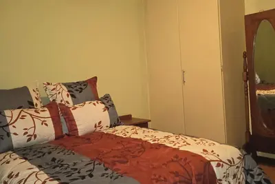 Image de Peaceful spacious private home minutes from Sandton – rest, reset & refocus