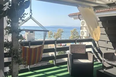 Image de Appartement de deux chambres avec la terrasse et la vue sur le mer Vir (A-25155-a)