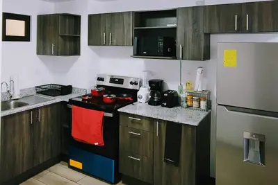 Image de Apartamento completo de 3 habitaciones y amenidades como piscina y gimnasio.