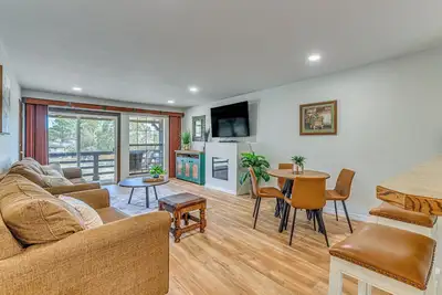 Image de < 2 Mi to Grindstone Lake & Trails! Mtn-View Condo