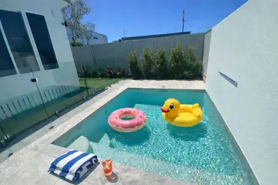 Image de Your Buddina Escape:Swim, Sip & Unwind by the Pool