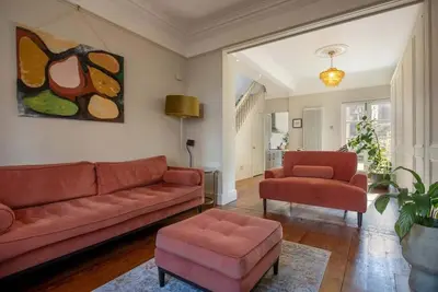 Image de Maison-Famille-Sdb privée avec douche-Vue ville