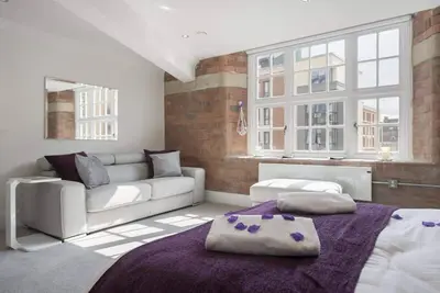 Image de Apt 43-Studio-de Luxe-Douche-Vue sur la rivière