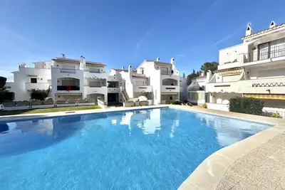 Image de Bel appartement avec piscine, parking privé et terrasse à 2 km du centre et des plages de Roses