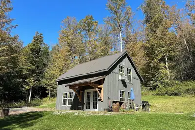 Image de Snowshoe Cabin across from Upper Lake Moraine and close to Colgate!
