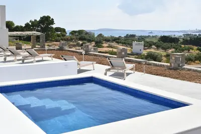 Image de Happy  2-Bedroom sea view House, pool/jacuzzi!