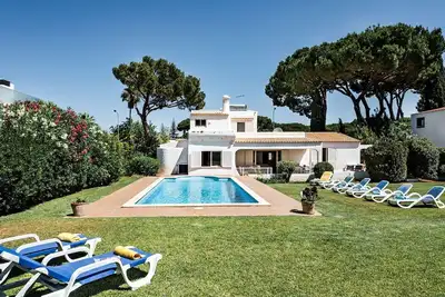 Image de Villa Joya in Loule with 4 bedrooms and 4 bathrooms