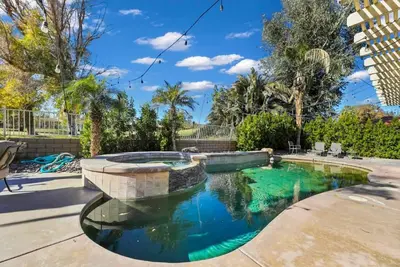 Image de Sleeps 12, Pool, Spa & Coachella Access