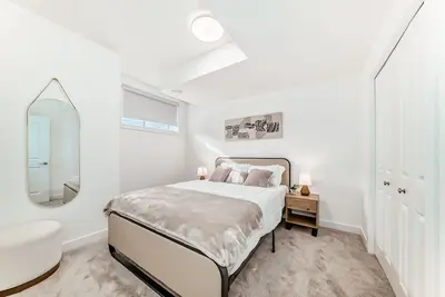 Image de Modern 2 Bedroom Suite Near Yyc Airport - Sleeps 4