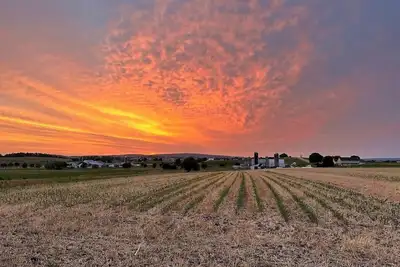 Image de Sunnycrest Guesthouse - Spacious 4-bedroom home, 5 min to Kitchen Kettle Village