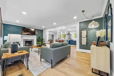 Image de Buckhead Creekside Hideaway