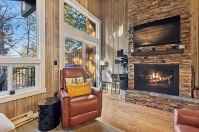 Image de New Listing! Condo in Ptarmigan Village, Shared Pools and Hot Tub!