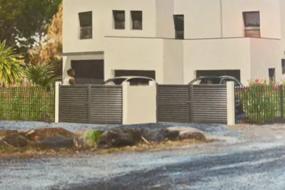 Image de Villa neuve 4 chambres avec piscine au bord de mer