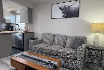 Image de Tiny House, Big Land - Room for Trailers, Campers, etc.