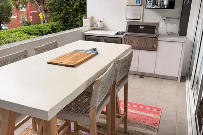 Image de Manly Coast ground floor modern 2 bedder