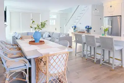 Image de Fresh Air & Flip Flops - Falmouth Heights Beach