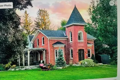 Image de The Robert Scott Residence - Timeless Elegance