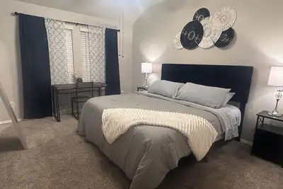 Image de Family Retreat / 3br Home w/ Yard & Comfort