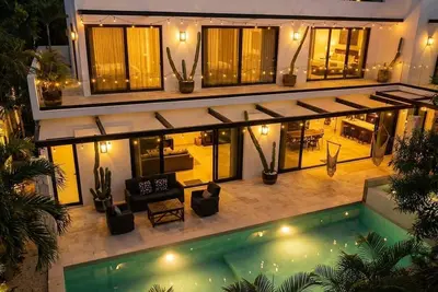 Image de Ethan & Valma: Boho Chic, Piscina y Gran Lujo