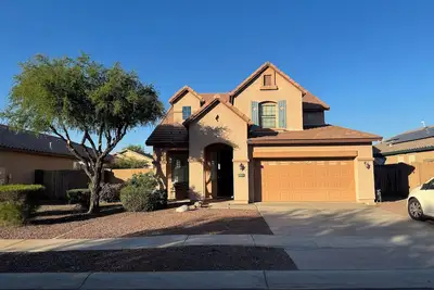 Image de Spacious 5-bedroom house Avondale Sox Dodgers State Farm Stadium Nascar