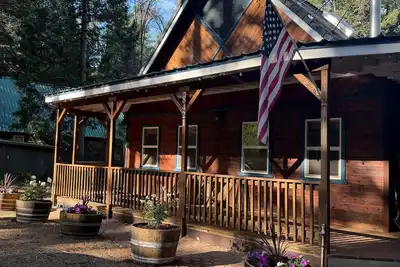 Image de Old West Cabin at Lassen Volcanic National Park with sauna and workout/yoga room