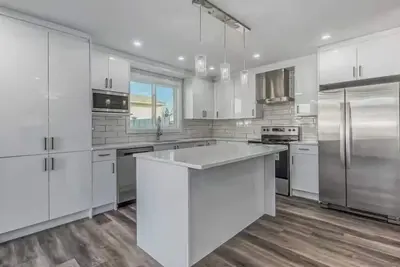 Image de Modern Family Stay in Calgary | Spacious & Convenient Location