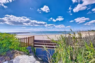 Image de Villa tout confort 1ère ligne mer, acces direct plage.