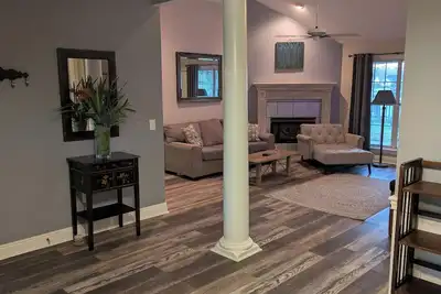 Image de 4 bedroom Attractive home ready for Relaxing Corporate Retreat/ Or Family