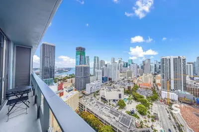Image de Downtown Miami Condo | Rooftop Pool + Gym
