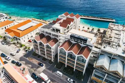 Image de Majestic 2-Bed Pool Access Ocean View by Bocobay