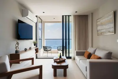 Image de Majestic 2-Bed Ocean View Penthouse by Bocobay