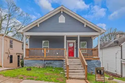 Image de Chic 4br Home Near Auc&Dtwn