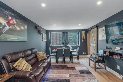 Image de Lux 2br Condo w/ King Beds Dtwn